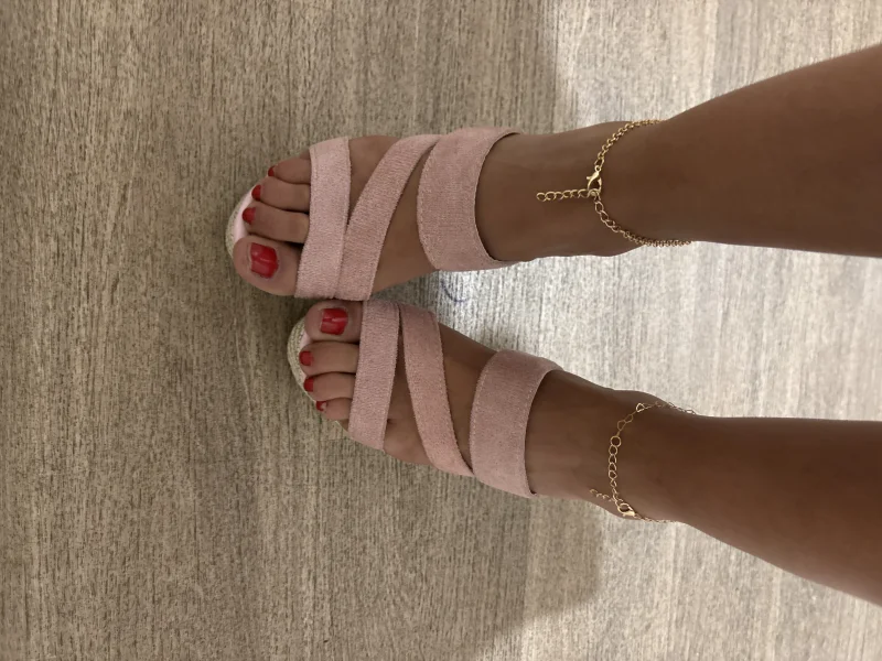 Pieds avec compenser – photos de pieds de femmes par Fafa